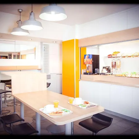 Hotelf1 Ouest Micropolis Besançon